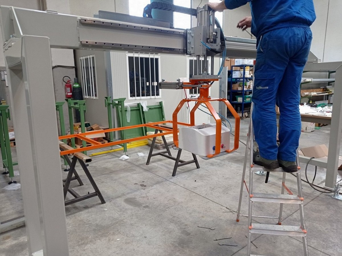 Cartesiano Pneumato con Rotazione Mano